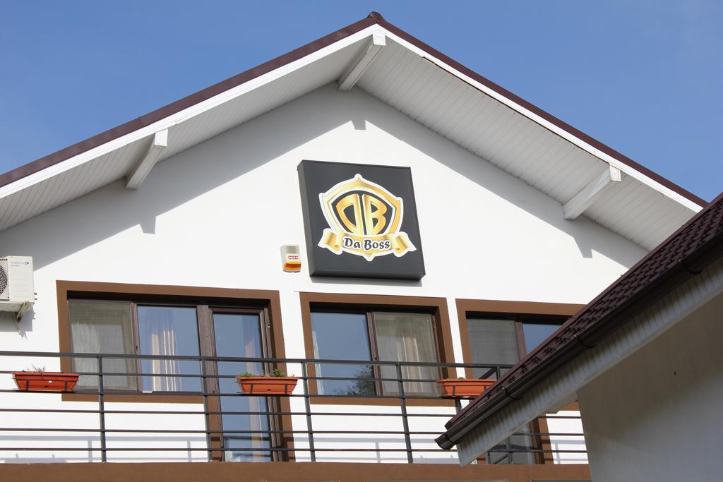 Da Boss Hotel Костинещи Екстериор снимка
