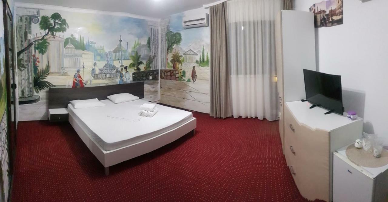 Da Boss Hotel Костинещи Екстериор снимка