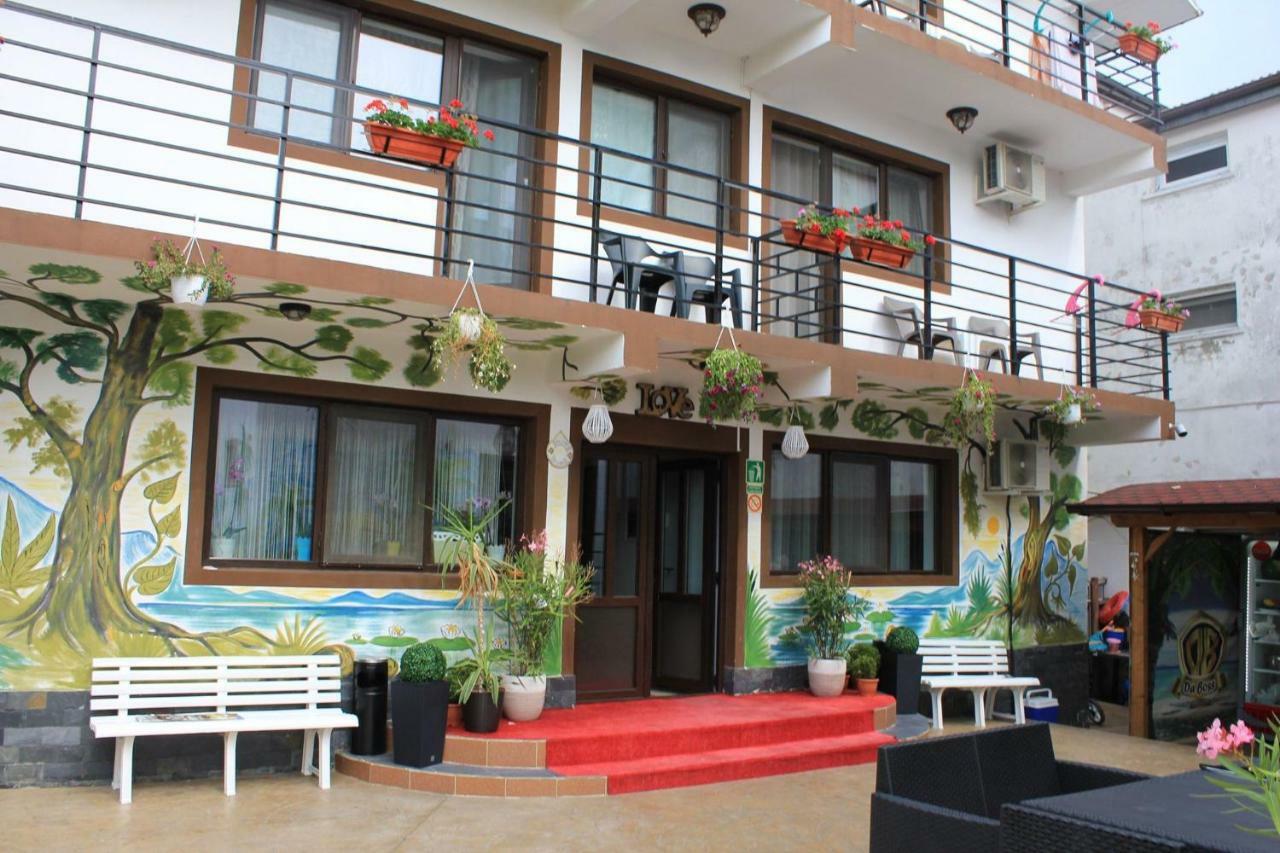 Da Boss Hotel Костинещи Екстериор снимка