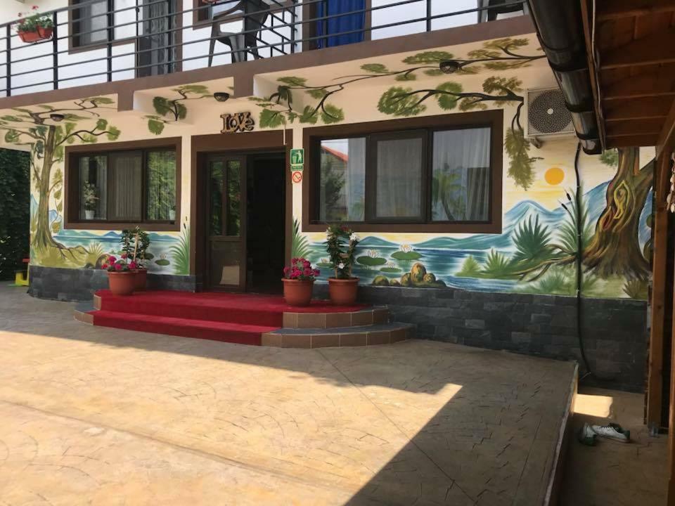 Da Boss Hotel Костинещи Екстериор снимка