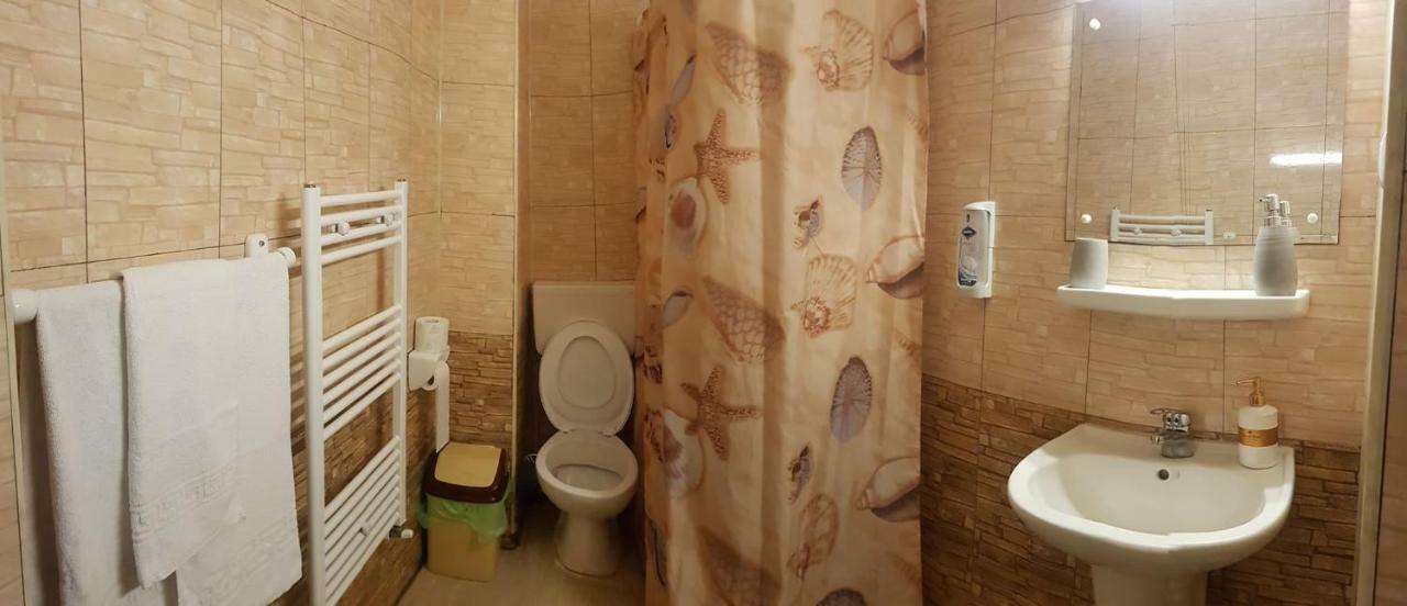 Da Boss Hotel Костинещи Екстериор снимка