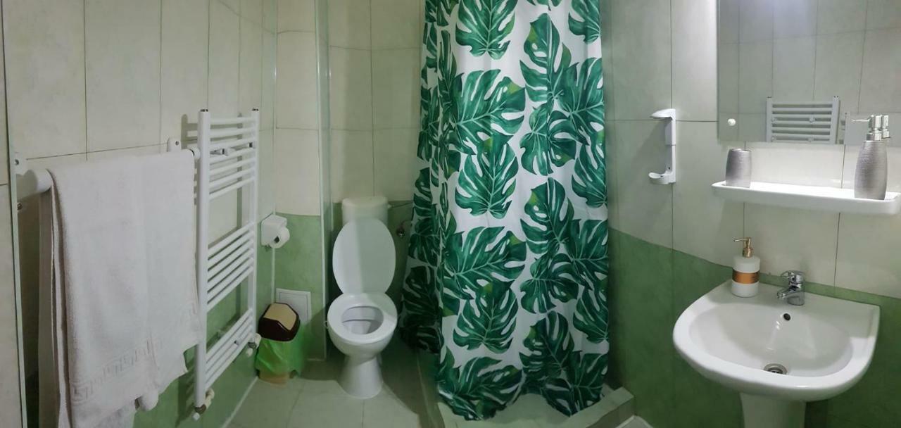 Da Boss Hotel Костинещи Екстериор снимка
