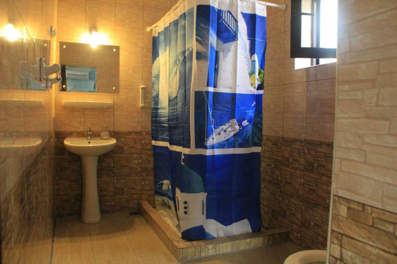 Da Boss Hotel Костинещи Екстериор снимка